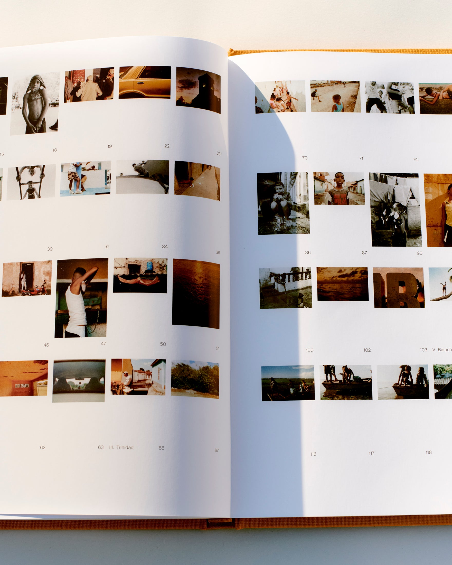 DE CARA AL SOL by DIEGO VOURAKIS