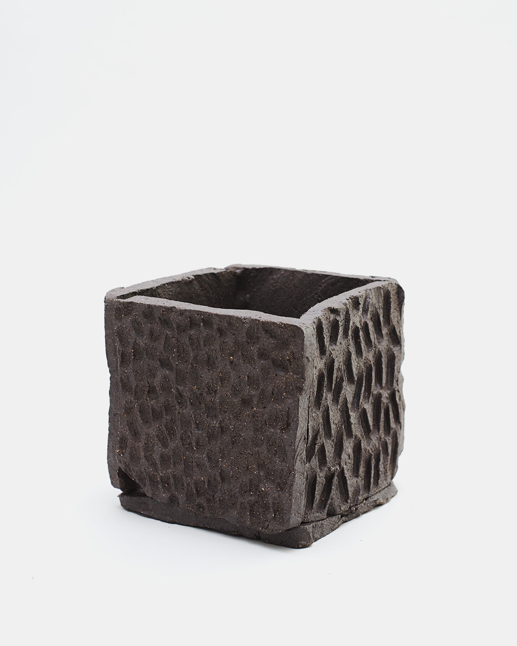 MARE HOLDER by DCAS x ŌMBIA for AMILE