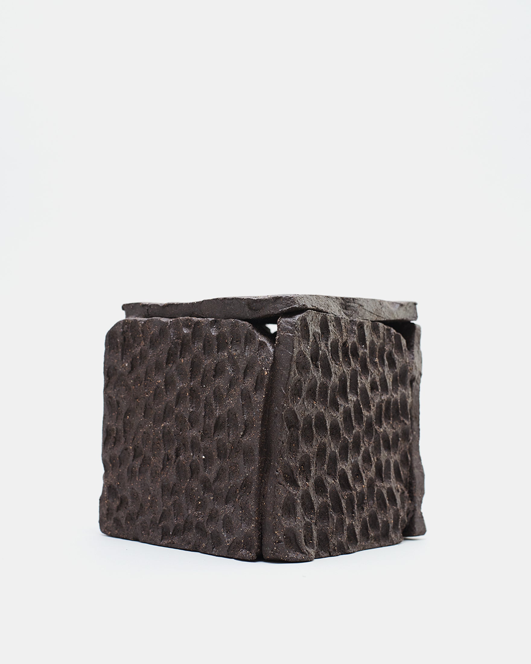 MARE HOLDER by DCAS x ŌMBIA for AMILE