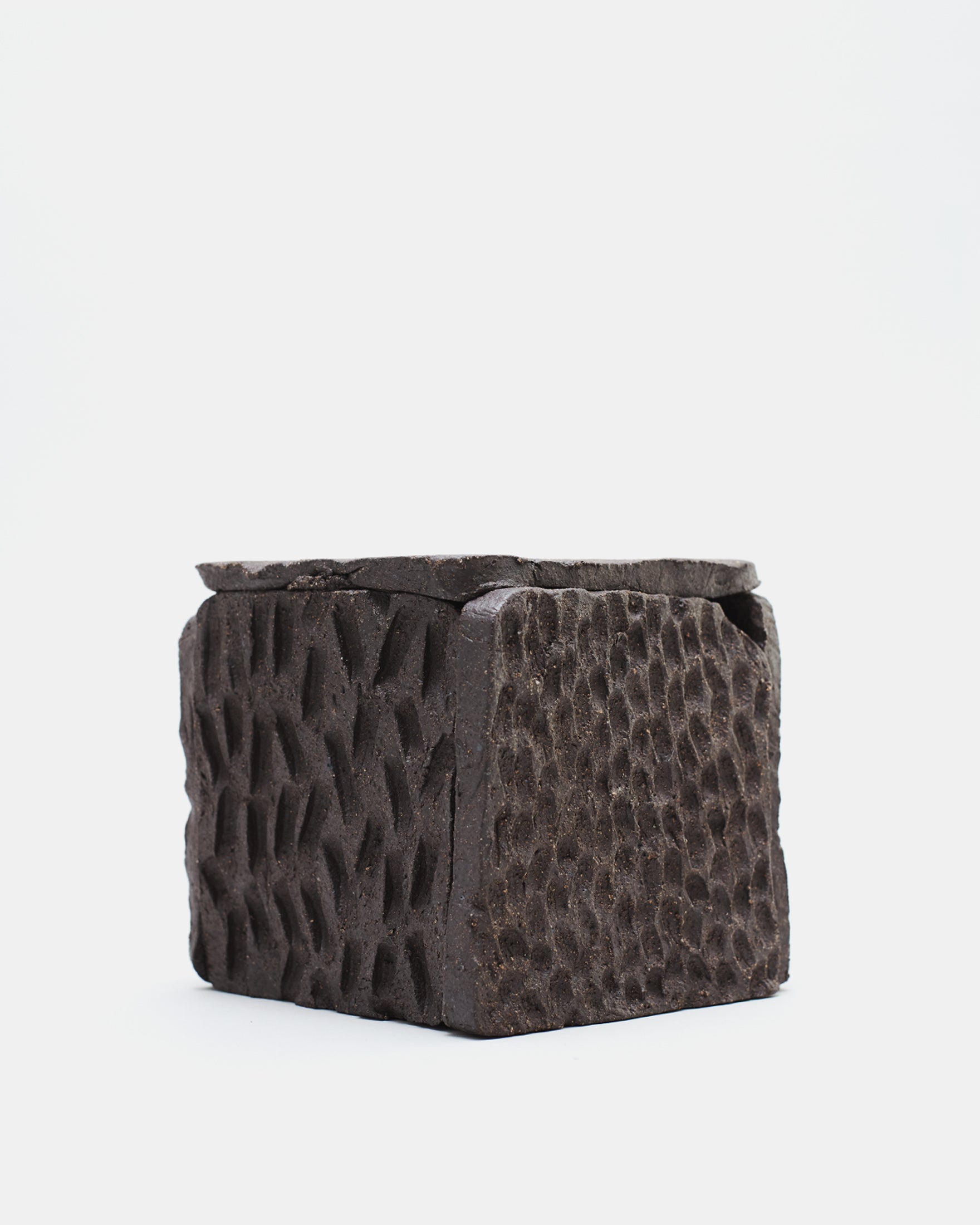 MARE HOLDER by DCAS x ŌMBIA for AMILE